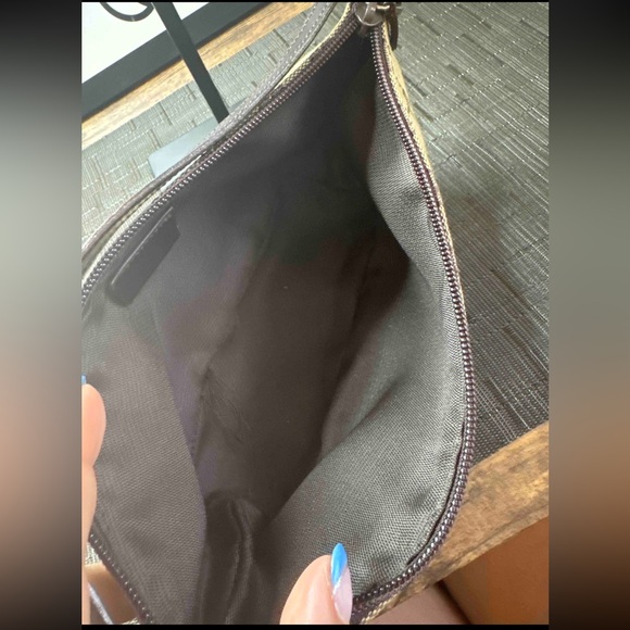 EUC Vintage Gucci Boat Pochette Bag - Amazing Condition!!! Includes COA - Picture 12 of 16